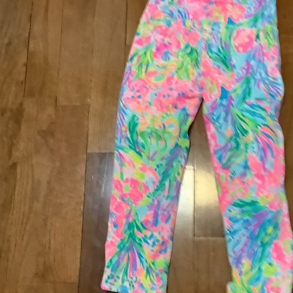 Lilly Pulitzer Vibrant‎ Pink and Blue Kids Leggings - Picture 5 of 6